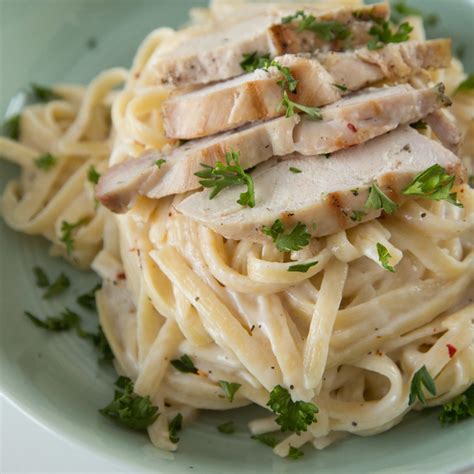 Imagine making your own pasta in around 25 minutes. Guilt-Free Creamy Alfredo Chicken! | POPSUGAR Food