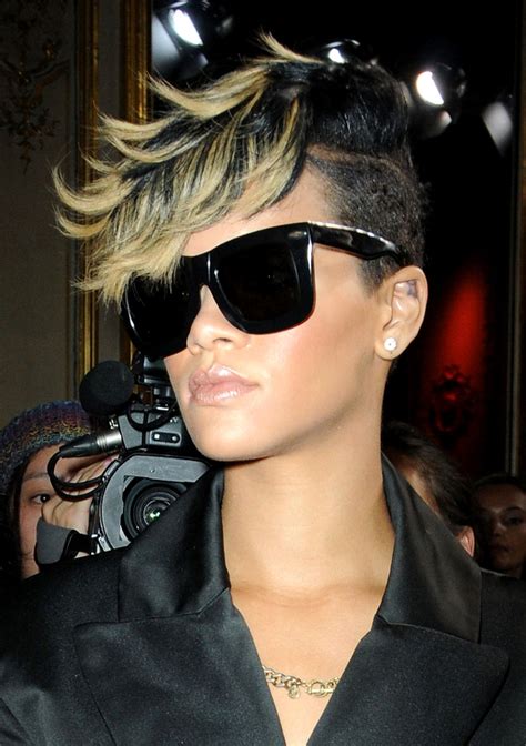 Pictures Rihannas Short Haircuts Best Styles Over The