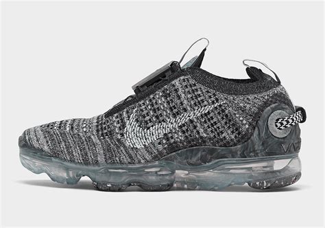 Treat yourself right this season with nike zoomx invincible run. Nike Air VaporMax 2020 Oreo CT1823-001 Release Date Info ...