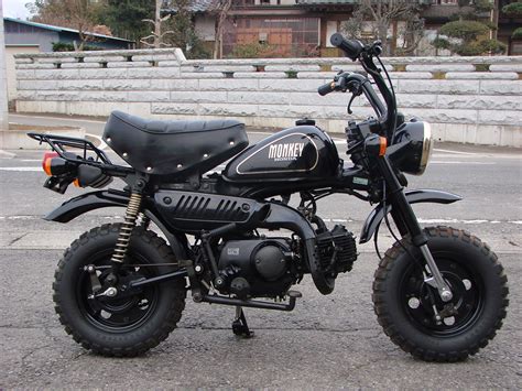 Back in the caveman days (the 1960s) the first honda monkey showed the world how much fun homo sapiens could have on a motorcycle. New 1990 Honda Monkey "Black Monkey" - RMD Motors