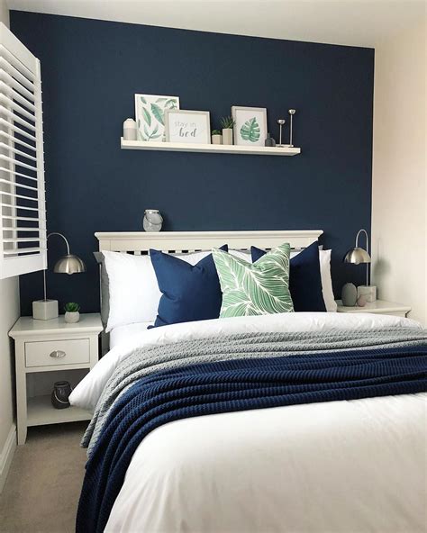 20 Navy Blue Feature Wall Bedroom