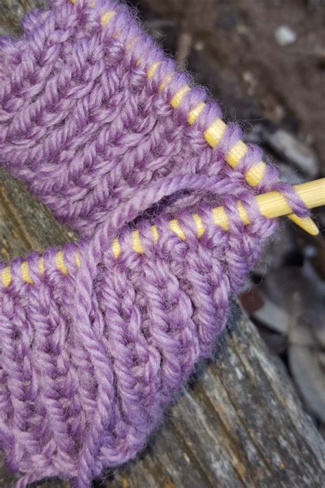 Knitting library > knitting stitches. 1x1 Rib Knitting Stitch Pattern