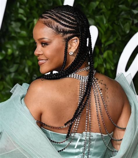The Most Stunning Hair And Makeup Looks From The 2019 British Fashion