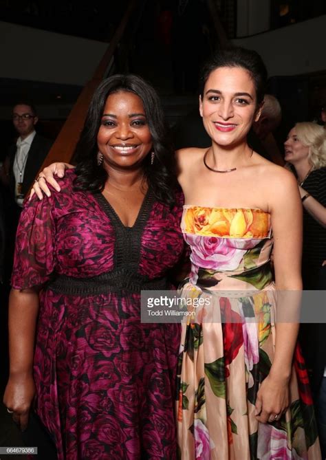 Actors Octavia Spencer L And Jenny Slate Attend The Los Angeles