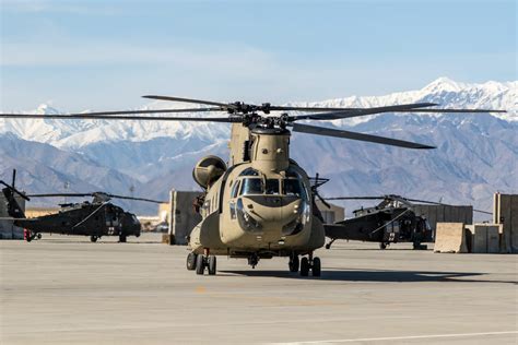 Spectacular Images Of The Boeing Ch 47 Chinook Helicopter Military