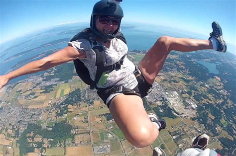 Woman Plunges Ft After Parachute Fails Daily Star
