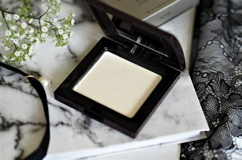 The mini silky powder delivers a touch of sheer coverage to set makeup for lasting wear. Laura Mercier Translucent Pressed Setting Powder - Does it ...