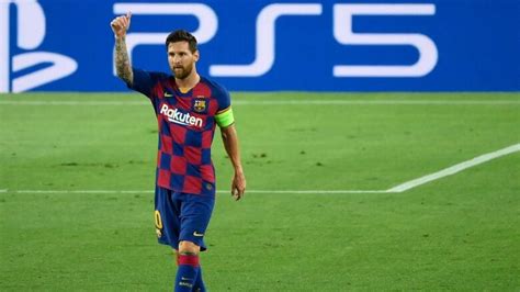 Lionel Messi Now Says He Will Remain With Barcelona 1 More Year Cbc