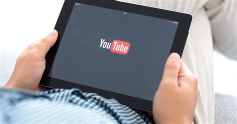 Humans Now Watch A Billion Hours Of Youtube Every Single Day Huffpost