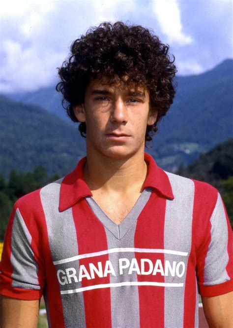 Gianluca vialli ist ein ehemaliger fußballspieler aus италия, (* 09 июля 1964 г. How rich is Gianluca Vialli in 2021? | Net Worth Roll