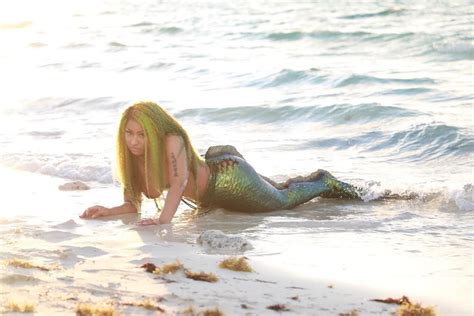 Nicki Minaj Wishes Her Fans A Happy Easter With Topless Photos