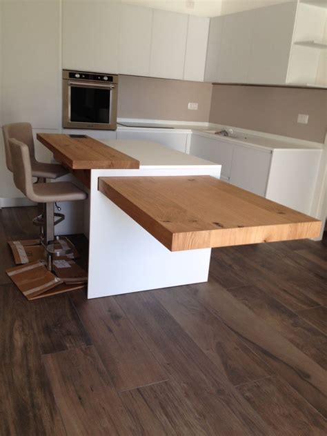 E quando è il momento di cambiare casa, devi solo smontarla e portarla con te. cucina con isola tavolo estraibile - Caretta Design