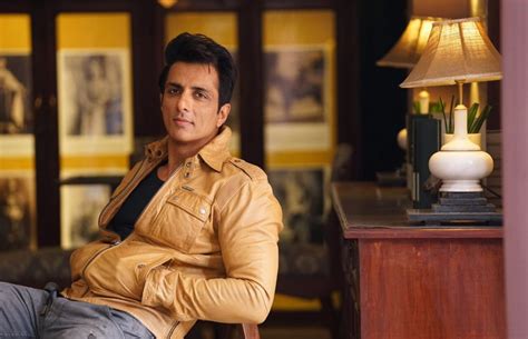Jun 25, 2021 · recently sonu sood has launched the ias scholarship scheme initiative sambhavam for the ias aspirants.sonu sood has shared this news on his official twitter account. Sonu Sood joins the 'Simmba' gang! - Awesome TV