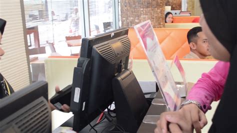 Panduan shopping secara online dan boleh dapat extra rewards daripada lebih 50 laman web terkemuka. MyKad Smart Shopper - CASHLESS - YouTube