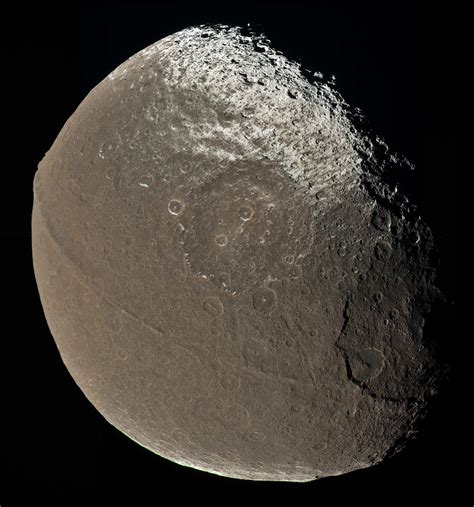 Iapetus Planetpedia Fandom Powered By Wikia