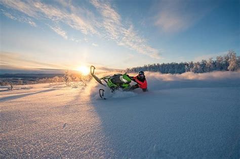 Ketkä lähtee viikonloppuna ajamaan? #sled #powder #sunrise Rider ...