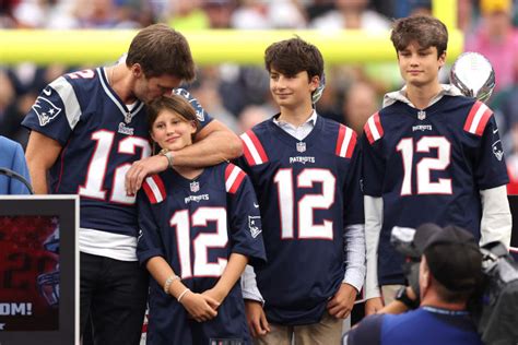 New England Patriots Retire Tom Bradys Iconic Jersey Number Mens