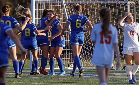 Girls Soccer Mahopac Offense Horace Greeley 6 0 Class Aa Playoff Win