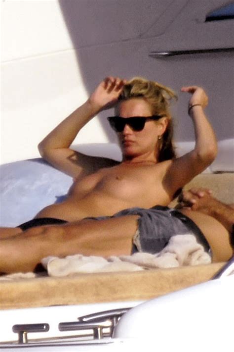 Kate Moss Showing Her Nice Tits On Yacht With Some Friends Paparazzi Pictures Porn Pictures Xxx