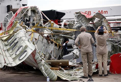 Airasia Flight Qz8501 Airasia Tragedy Cbs News