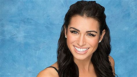 Ashley Iaconetti Returns To ‘bachelor In Paradise And Shes Already