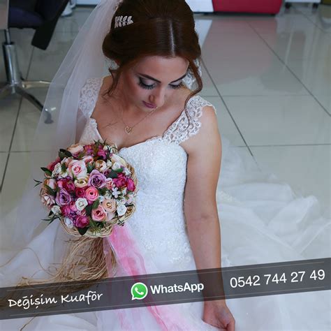 Tasarımlarda korsaj efekt gibi hareketli ve ayrıcalıklı kesim stillerin uygulandığı tulum fiyatları görece daha yüksek oluyor. Açık Gelin Başı Modelleri 2019 -Değişim Kuaför