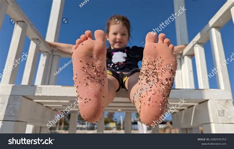 5 Hundred Child Feet Tickle Royalty Free Images Stock Photos