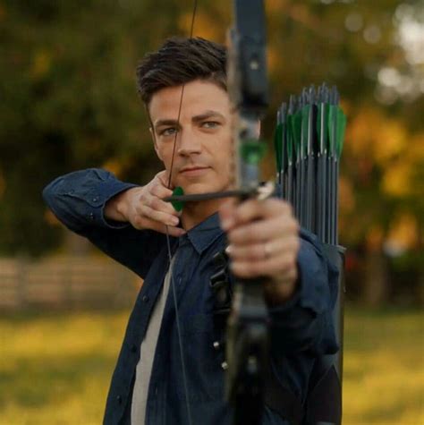 Grant Gustin As Arrow Green In Crossover Elsewolrds Grant Gustin