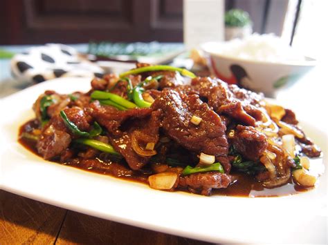 Perfect Stir Fried Beef With Ginger And Scallions 姜葱牛肉 Spice N Pans