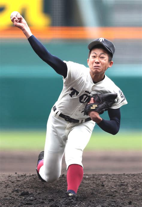 The site owner hides the web page description. 選抜高校野球：「絶対的エース」に 大阪桐蔭・徳山 - 毎日新聞