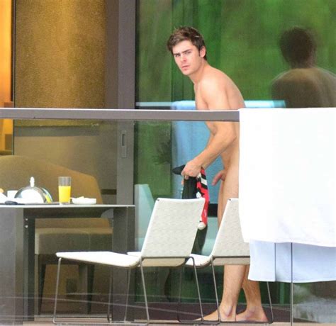 Zac Efron Posing Completely Naked Naked Male Celebrities