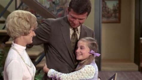10 must watch brady bunch episodes 50 years later pho