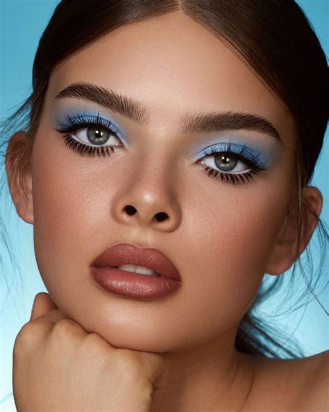 25 White Eyeliner Inspirations That You Can Copy With Ease