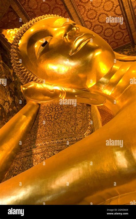 Close Up Reclining Buddha Wat Po Bangkok Thailand Stock Photo Alamy