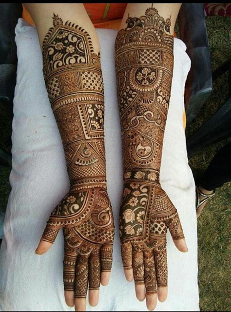 Top 31 Dainty Engagement Mehndi Designs For Bride 2023