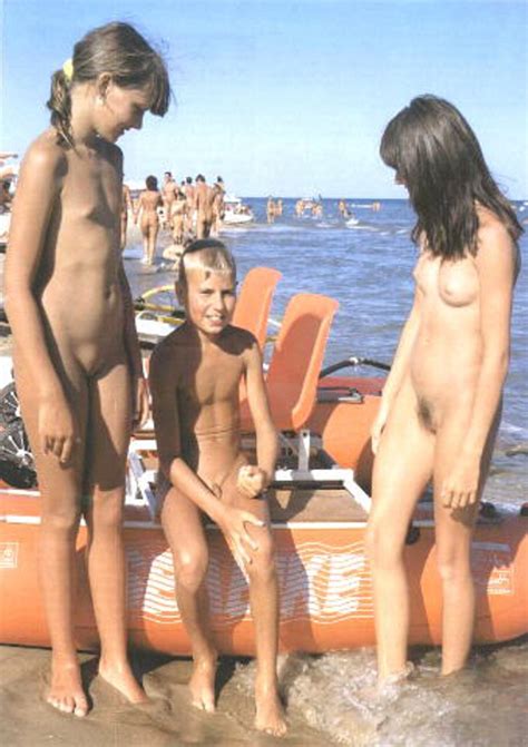 Nudismo Girl Foto No Barco