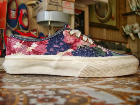 Theothersideofthepillow Vintage Vans Style 44 Floral