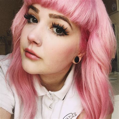 Decided To Give Pink Hair A Go For The Summer Cant Tell If It Suits Me