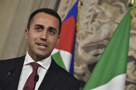 At an annually pace, a huge colony of ants is forced to collect every piece of food that grows on their island for a group of menacing grasshoppers. Consultazioni Quirinale: M5S, il discorso di Di Maio ...