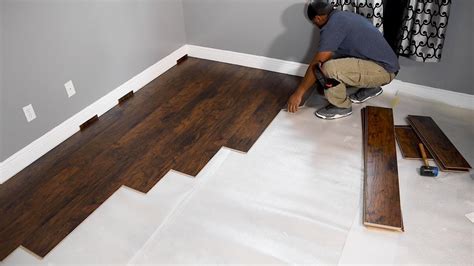 We show you how to form the slab, put rebar in at 2ft x 2ft centers, rod it, bull float it, put joints in, edge it, use the fresno/big blue and broom it. Flooring | Floor Roma