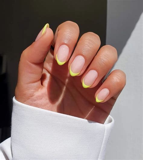 Stylish Almond Nails Every Trendy Woman Should Rock Hairstylery