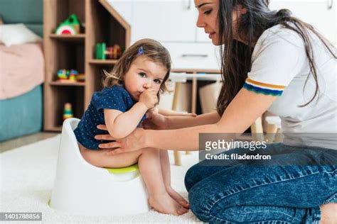 Girls Peeing Stock Fotos Und Bilder Getty Images