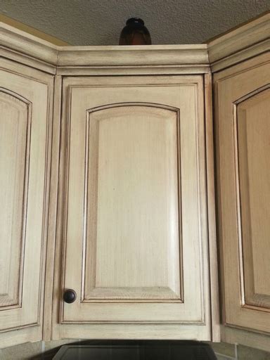 Glazed kitchen cabinets will give your kitchen an old world or antiqued look. Pin by Jessica Dalton on kitchen cabinets | Glazed kitchen ...