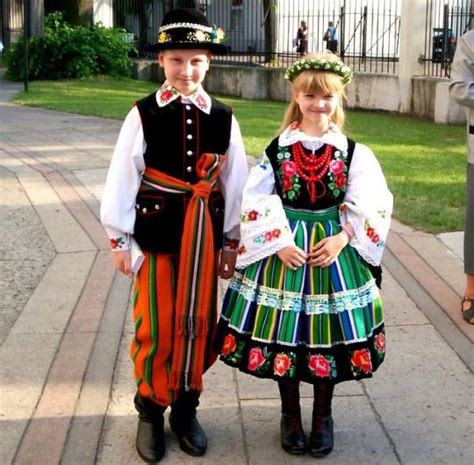 costumes from Łowicz photos © grażyna anaks polish folk costumes polskie stroje ludowe