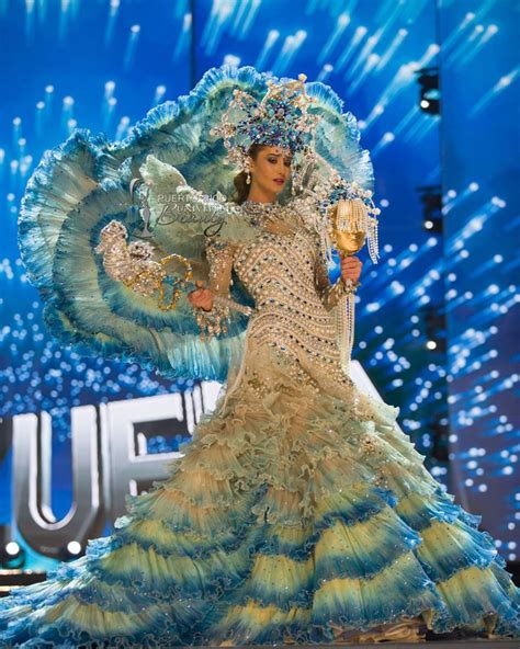 Mariam Habach Miss Venezuela 2016 Debuts Her National Costume On Stage