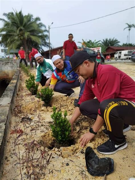 Melantik ketua setiausaha negara atas nasihat pm. Siapa Tidak Kenal Pada Hj. Sidek & 5 Jaguh Badminton ...