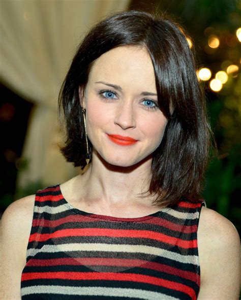 Alexis Bledel Rory Gilmore Hair Brown Hair Pale Skin Alexis Bledel