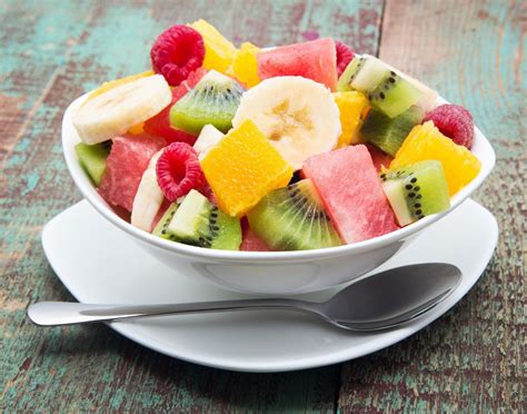 Salade fruits exotiques sirop cardamome et chantilly citron vert