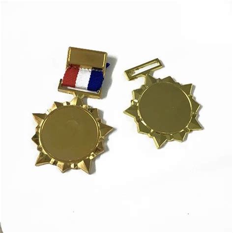 Golden Army Star Pin Military Medal For Award Ceremony Size 15 Inch