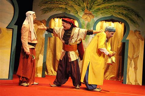 Schneewittchen und die 7 zwerge; Ali Baba und die 40 Räuber eröffnen die Theatersaison für ...